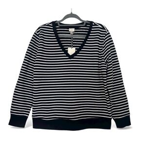 NWT a new day Women's V-Neck Black and White Striped Sweater Large